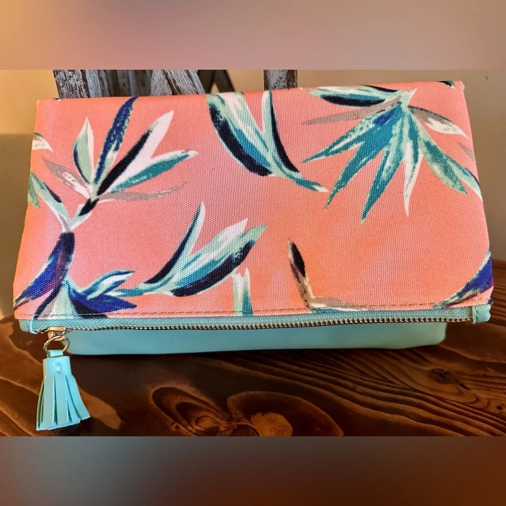 NWT Rachel Pally foldable faux leather clutch. - tropical fabric pink/mint green - Picture 1 of 10
